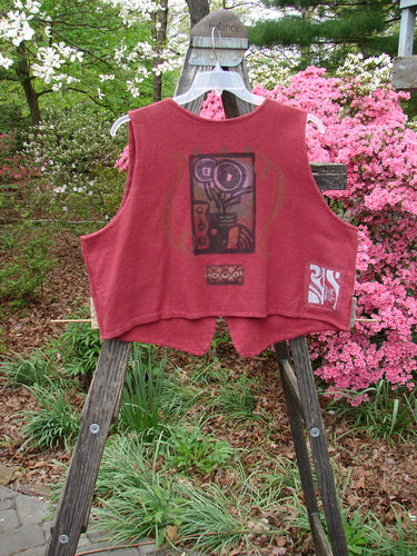 Vintage 1995 Reprocessed Jazz Vest featuring Lollyflower theme from Hollyberry. Made of durable cotton, with a single button closure, V neck, and unique hemlines. Size 2. BlueFishFinder's creative vintage style.