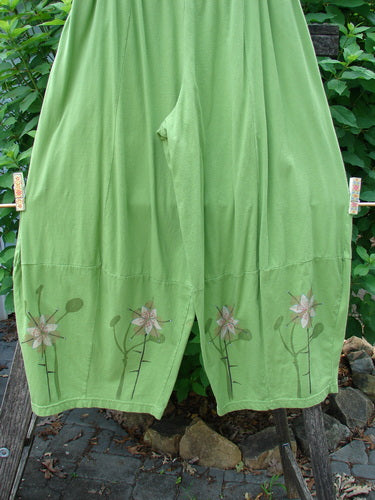 Barclay 4 Square Pant Floral Reach Spearmint Size 0, featuring a unique 3D diamond drape from knee down, floral theme, full elastic waistband, and pockets. Almost perfect condition with minor wear.