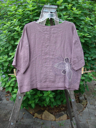 Barclay Linen Lantern Boxy Top Corner Floral Hydrangea Size 0 features a square boxy shape with drop shoulders, rounded neckline, slight crop, and corner floral theme detailing, reflecting BlueFishFinder's vintage aesthetic.