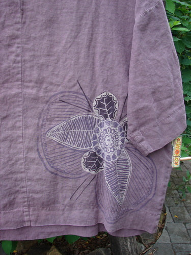 Barclay Linen Lantern Boxy Top Corner Floral Hydrangea Size 0, featuring a boxy shape, drop shoulders, rounded neckline, and floral theme design on medium-weight linen, perfect for creative self-expression.