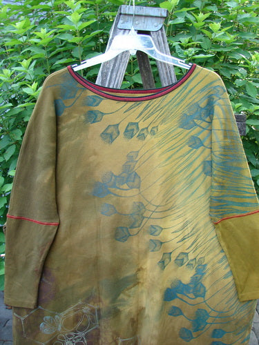 Barclay Thermal Contrast Revival Top Tulip Bronze OSFA displayed on a swinger, showcasing ribbed sleeves, rounded neckline, and tulip-themed design, exemplifying Bluefishfinder.com's commitment to unique, expressive vintage fashion.