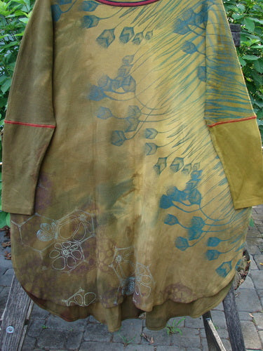 Barclay Thermal Contrast Revival Top Tulip Bronze OSFA with ribbed sleeves and neckline, tulip-themed design, and unique A-line shape. A versatile piece from BlueFishFinder.com's vintage-inspired collection.