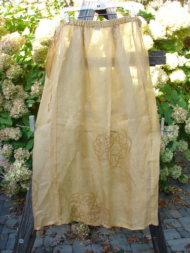 2000 Silk Organza Skirt Wind Turn Bone Size 2: A beige curtain with a gold design, close-up of a dress, and a bunch of flowers.