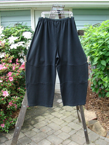 Vintage Barclay Interlock Moor's Pant in Unpainted Black, Size 2, from BlueFishFinder.com. Full elastic waistband, pegged lower shape, mid-leg bell, crop length. Dense cotton fabric. Waist 32-42, Hips 64, Inseam 25, Length 42.