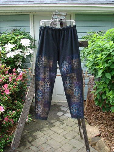 Barclay Cotton Hemp Relaxed Legging featuring a Celtic Metallic design, Black, size 2, on a rack. Perfect for fall layering. Waist 30-40, Hips 44, Inseam 28, Length 39. Vintage Blue Fish Clothing from BlueFishFinder.com.