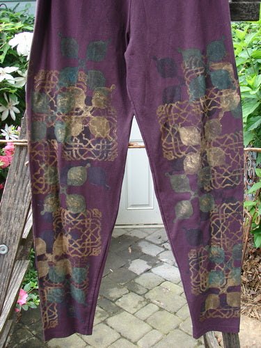 Barclay Cotton Lycra Relaxed Legging featuring Metallic Celtic design in Maroon, Size 2. A cozy Fall layering piece from BlueFishFinder's Vintage Collection. Elastic waist, generous hip, longer relaxed leg. Measurements: Waist 30-40, Hips 44, Inseam 29, Length 40.