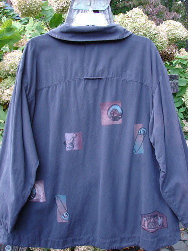 2001 P3 Top Junk Drawer Licorice Size 1: A jacket with a hood, swing silhouette, and abalone shell buttons. Soft and buttery cotton twill fabric.