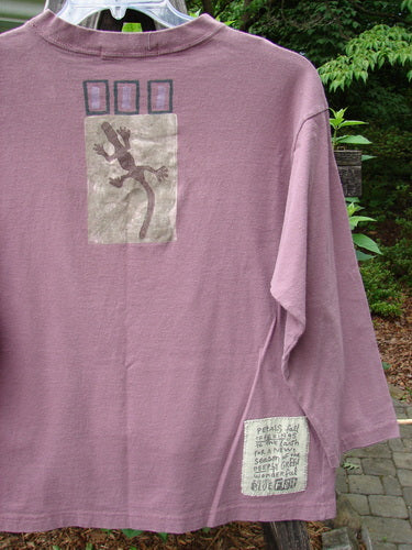 1996 Long Sleeved Tee Frog Pond Petunia Size 0 featuring a lizard motif on the front, thicker ribbed neckline, and slightly dropped shoulders, made from mid-weight organic cotton.