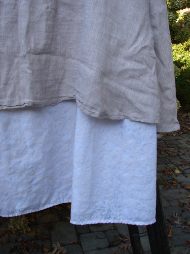 Barclay Linen Two Tier Skirt with Daisy Theme. Fluttery upper, large lower sweeps. Perfect condition. Size 1.