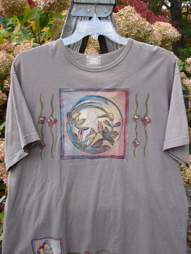 1999 Short Sleeved Tee with Circle Bloom Paint Design on Grey Shirt