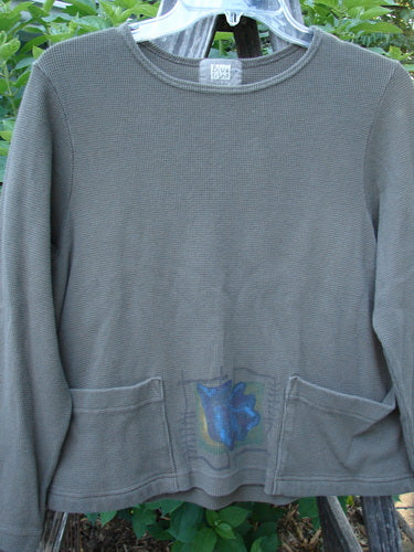 1999 Thermal Boatneck Pullover Fall Leaf Mud Size 0, featuring a blue floral design, A-line shape, two front billowy pockets, and a cropped boxy fit.