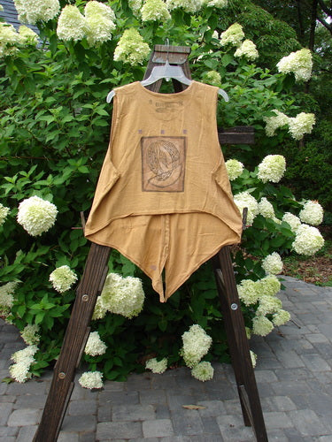 1994 Pen Pocket Vest Garden Bee Dijon Size 2: A shirt on a rack with a pair of shorts on a wooden ladder and a shirt on a swinger. A close-up of a drawing and a close-up of a bush of white flowers.
