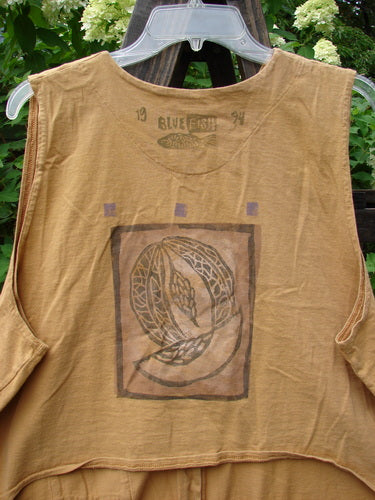 1994 Pen Pocket Vest Garden Bee Dijon Size 2: A shirt with a graphic on it, featuring a honeybee theme painted pocket. Perfect for layering or wearing alone.
