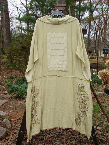 Barclay Silk Linen Collar Coat Wind Star Plantain Size 2: A long white robe with a hood, featuring a patterned white dress underneath.