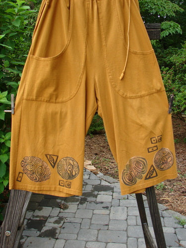 1993 Garden Pant with Swirl Circle Design on Cotton Shorts