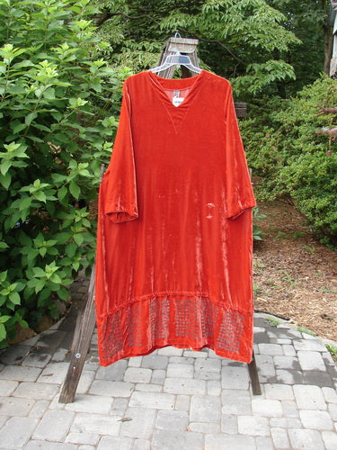 2000 NWT Silk Velvet Templeisen Gown Starlight Sienna Size 1: A red dress on a swinger with a unique hemline, V neckline, and belled sleeves.